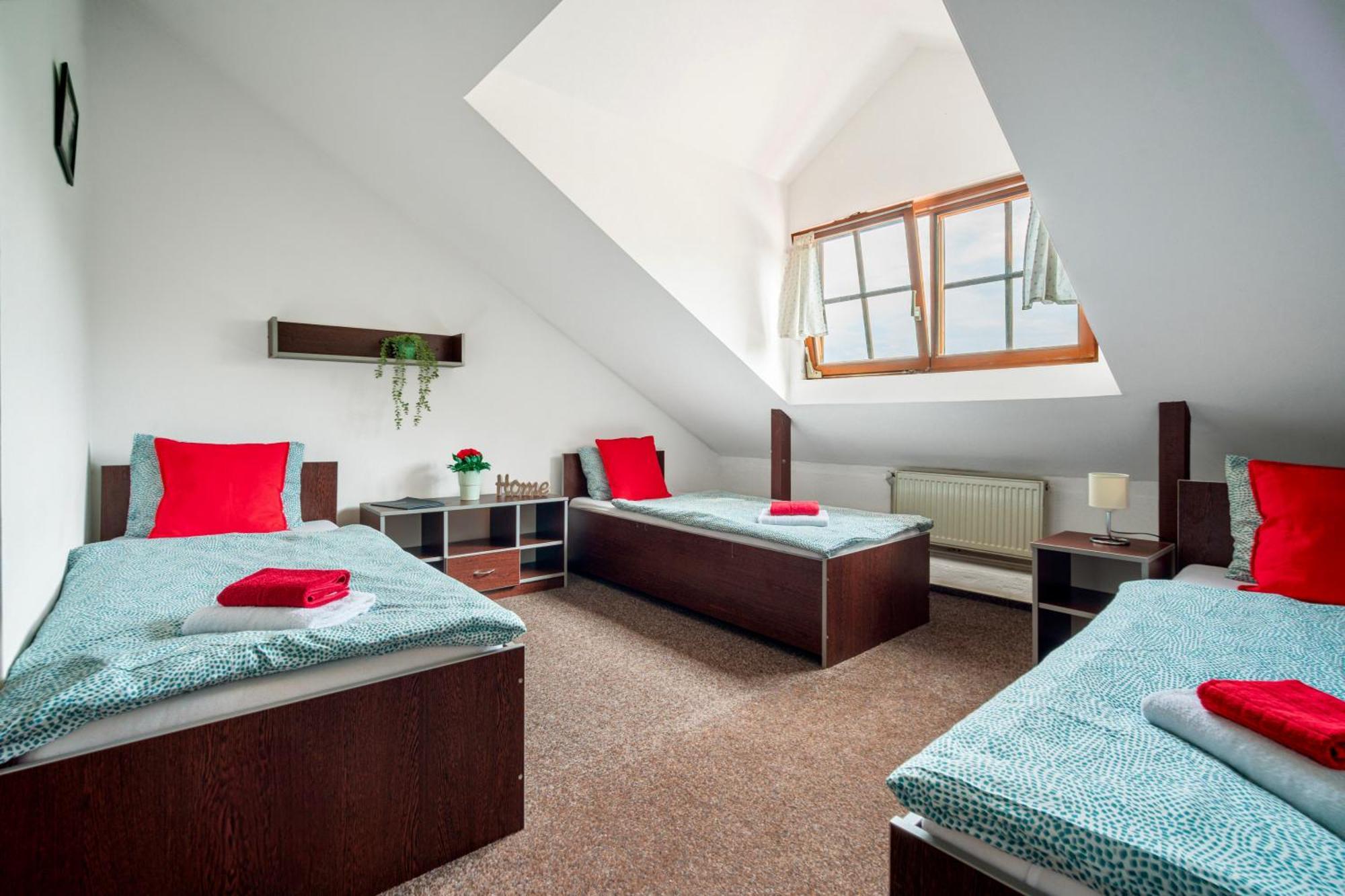 Hotel Ostende Chocerady Eksteriør bilde