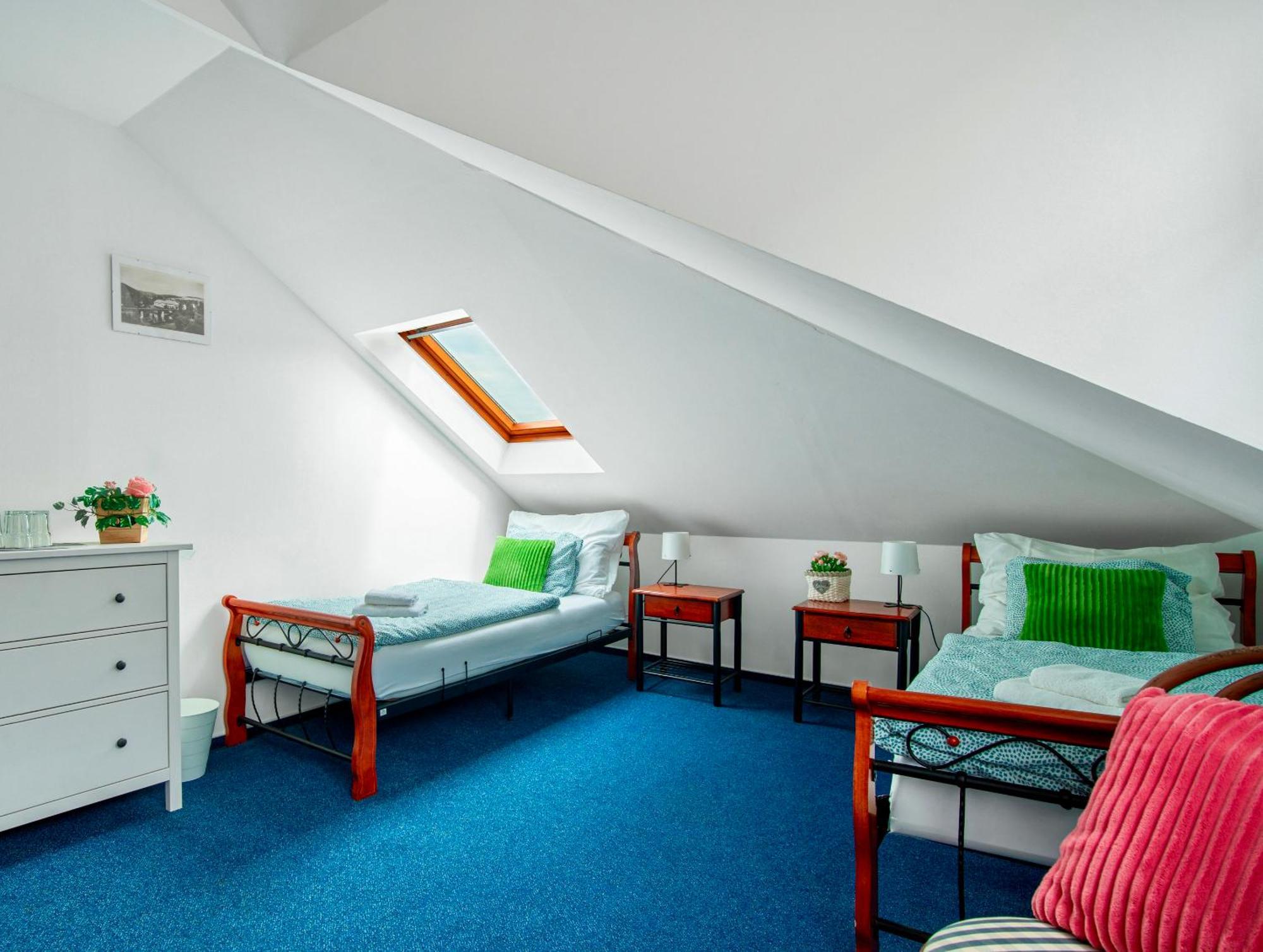 Hotel Ostende Chocerady Eksteriør bilde