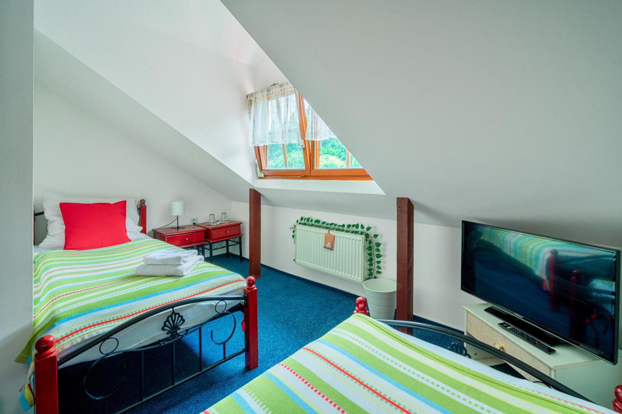 Hotel Ostende Chocerady Eksteriør bilde