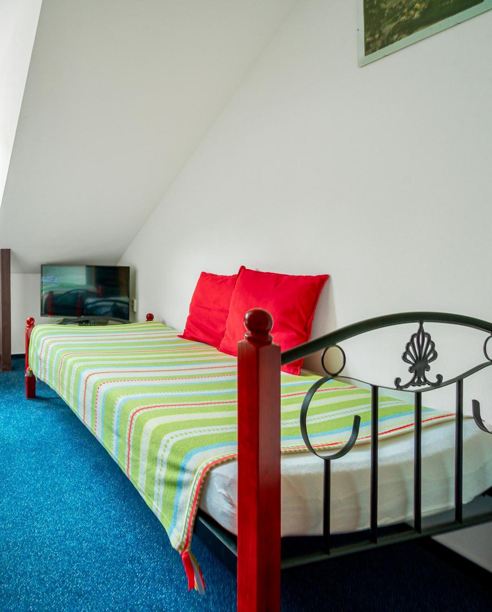 Hotel Ostende Chocerady Eksteriør bilde