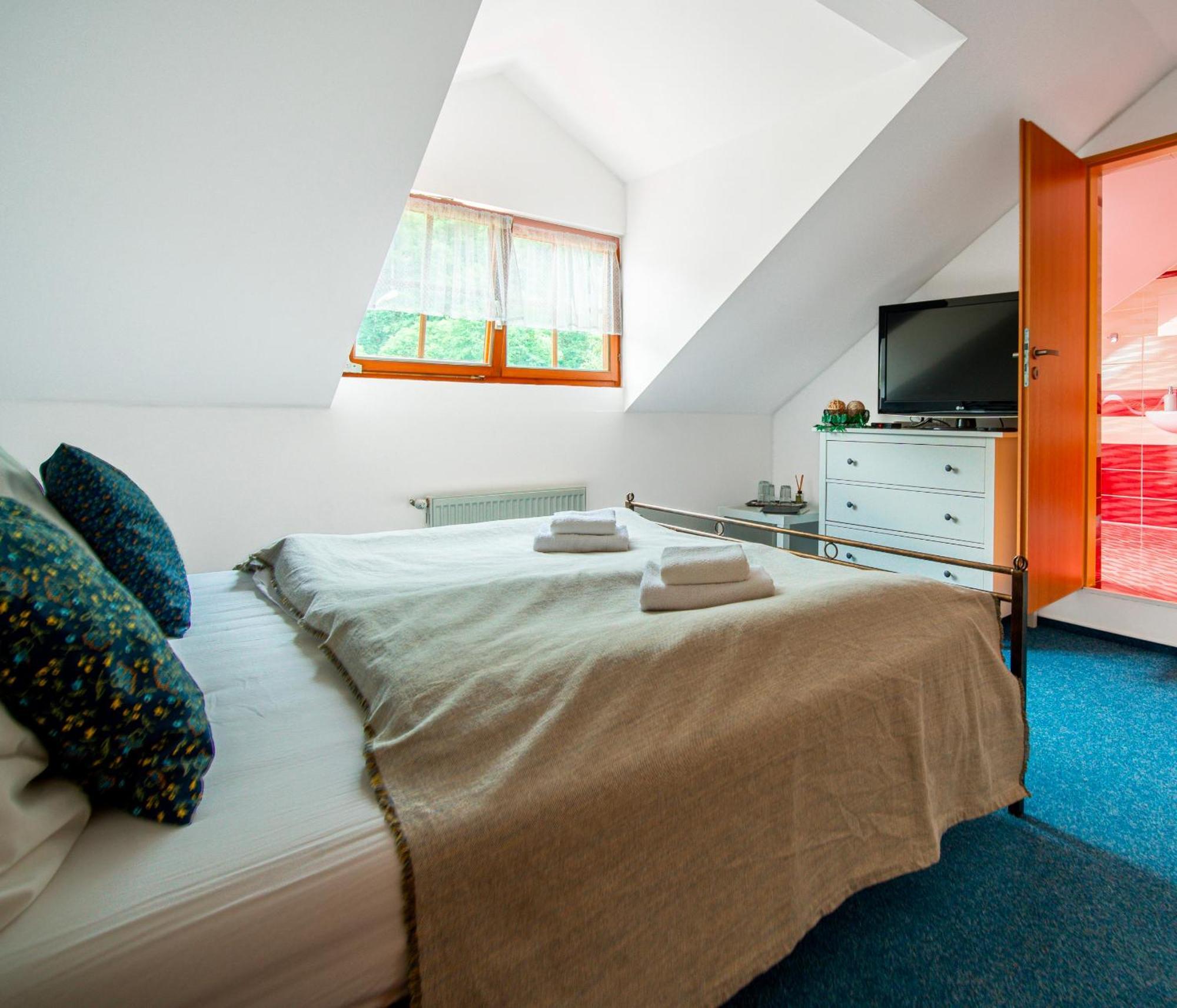 Hotel Ostende Chocerady Eksteriør bilde