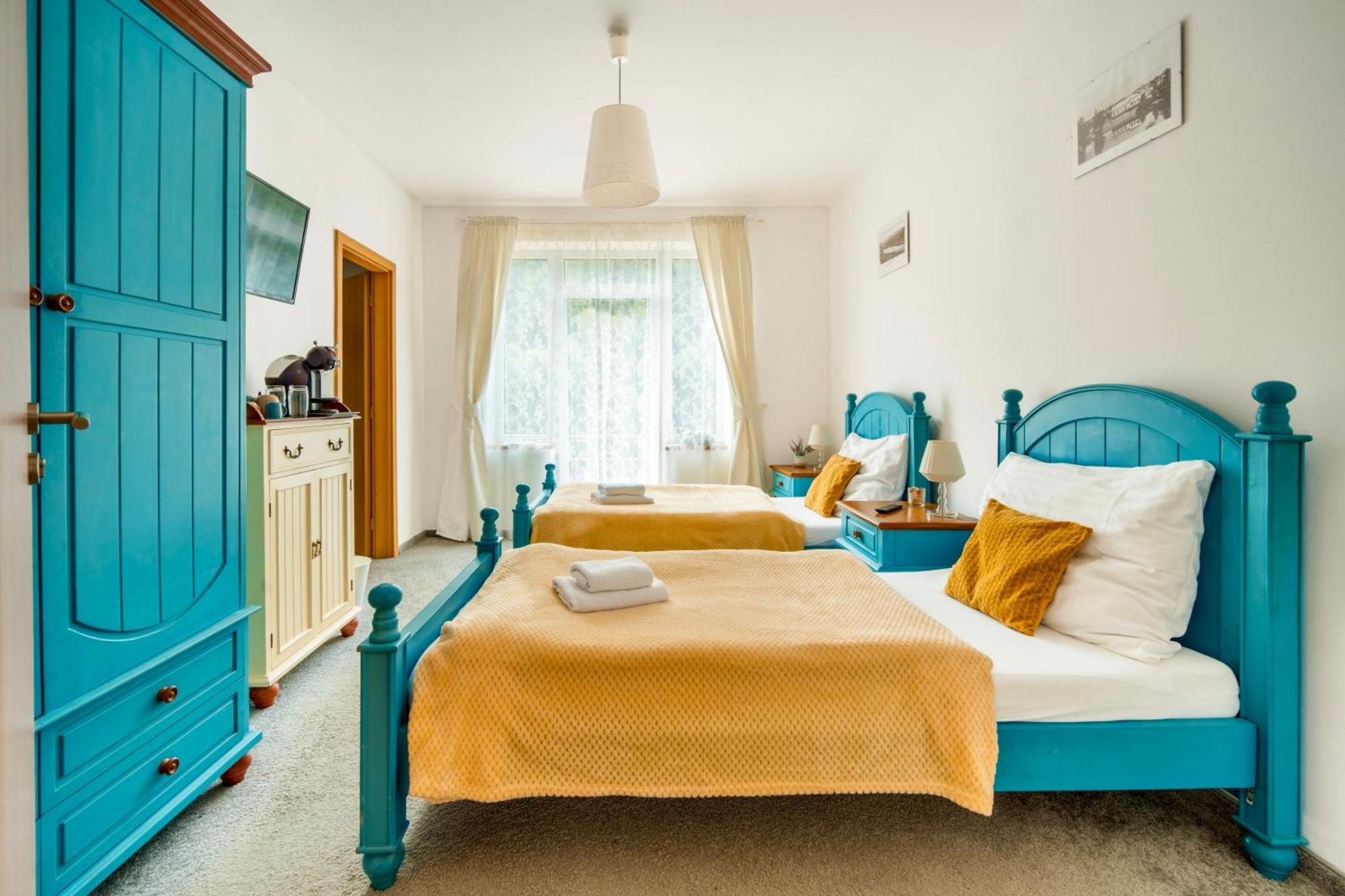 Hotel Ostende Chocerady Eksteriør bilde