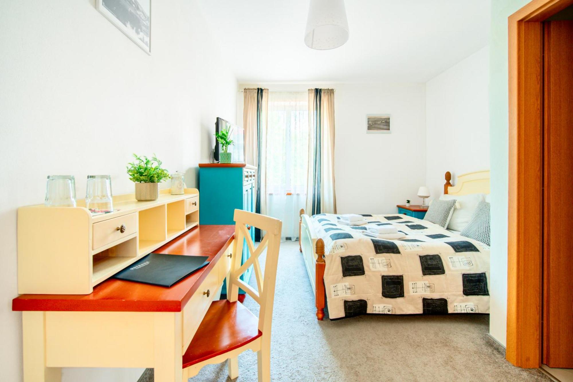Hotel Ostende Chocerady Eksteriør bilde